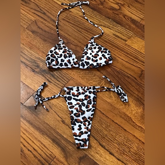 Leopard Cheetah Animal Print 2 Pc Thong String Bikini New 
Size Small 4 - 6 - Picture 3 of 11